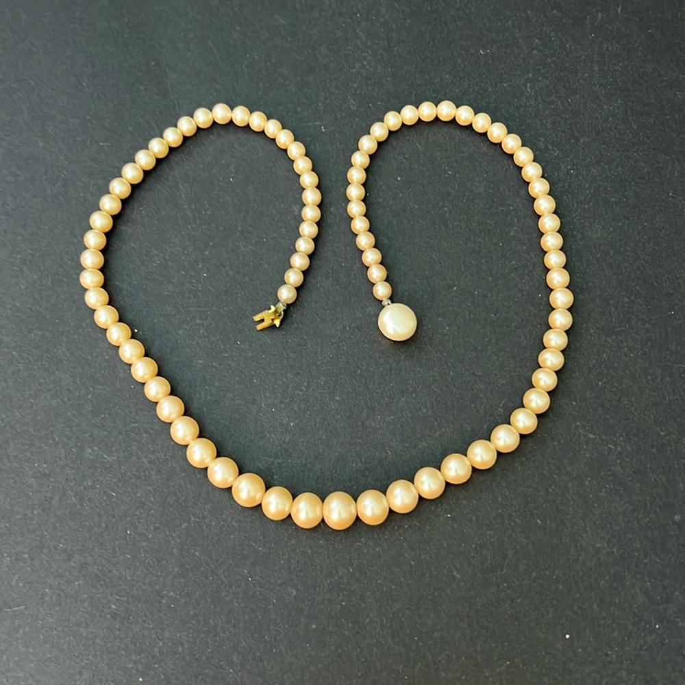 Vintage Japan faux pearl necklace